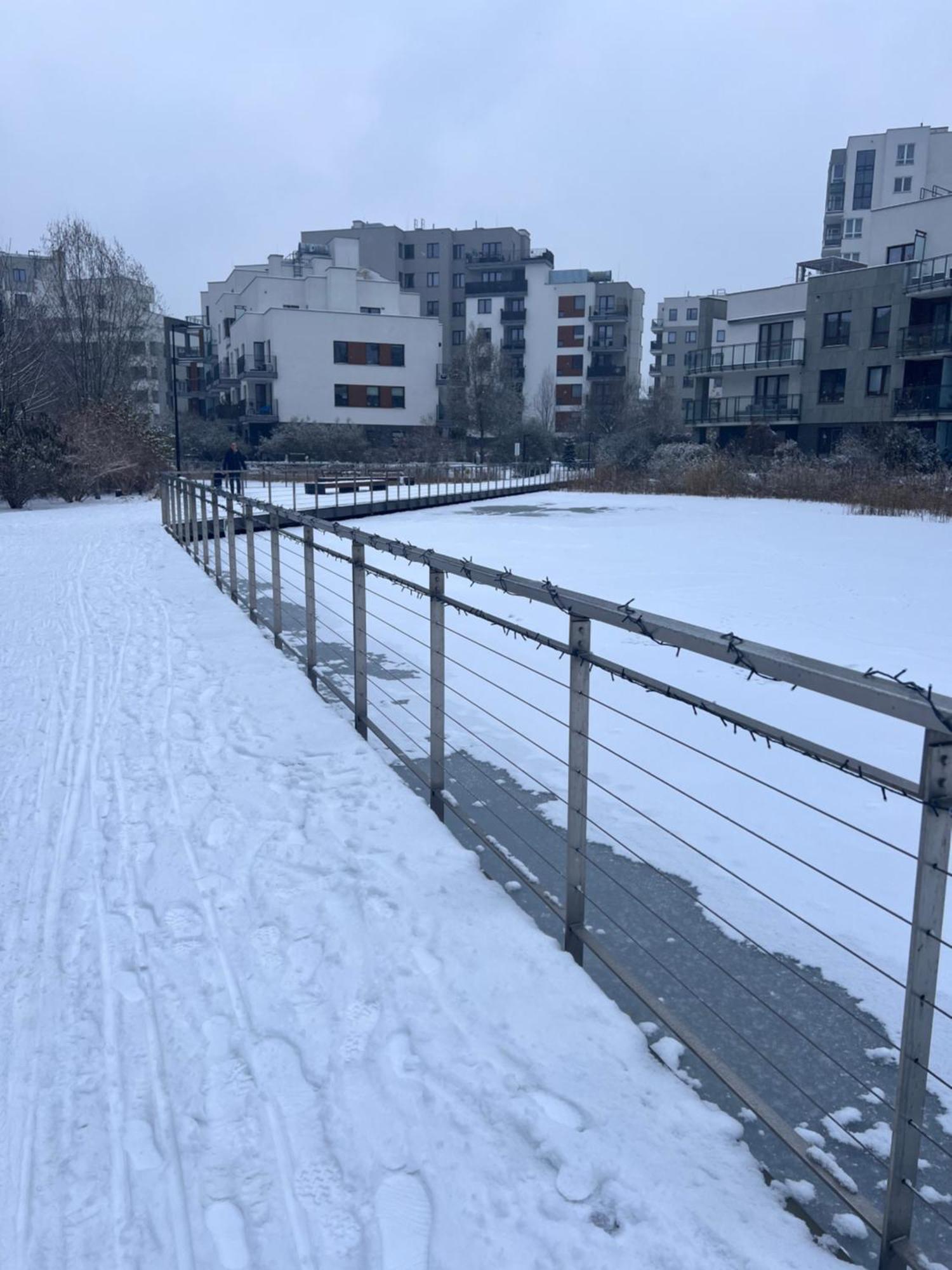 Lake Park Apartament With Free Parking Airport Netflix Apartment Varşovia Exterior foto